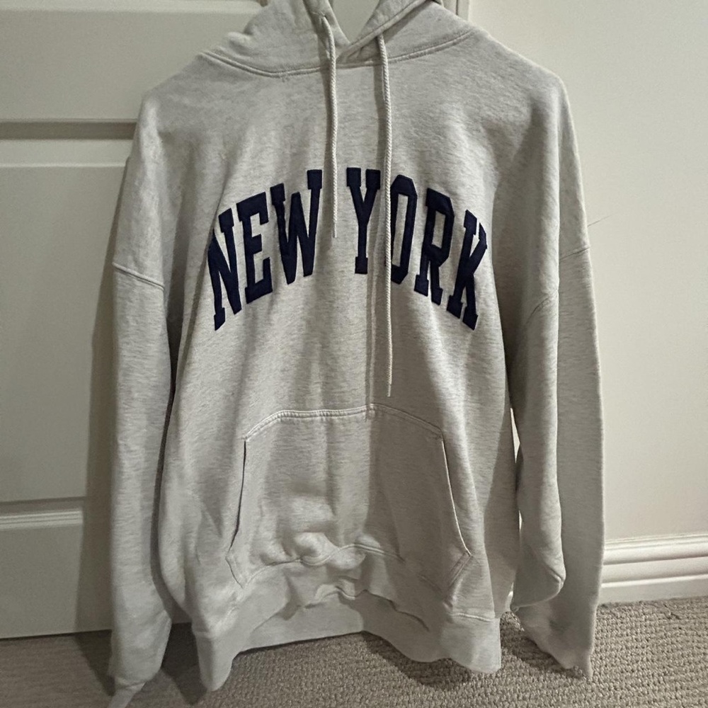 Brandy Melville Light Gray New York Hoodie
